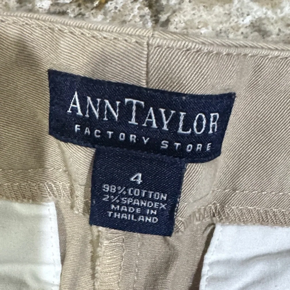 Ann Taylor Tan Women's Bermuda Shorts / H111
